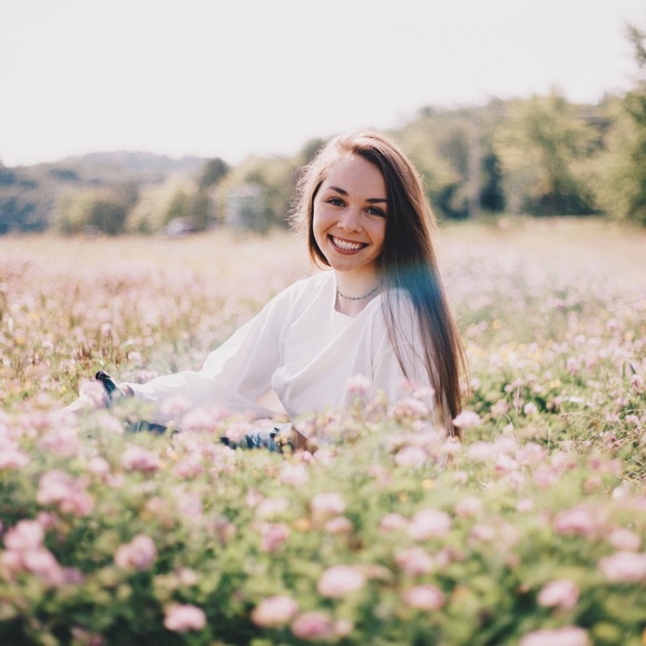 Meet your Posher, Isabella - Picture 1 of 1